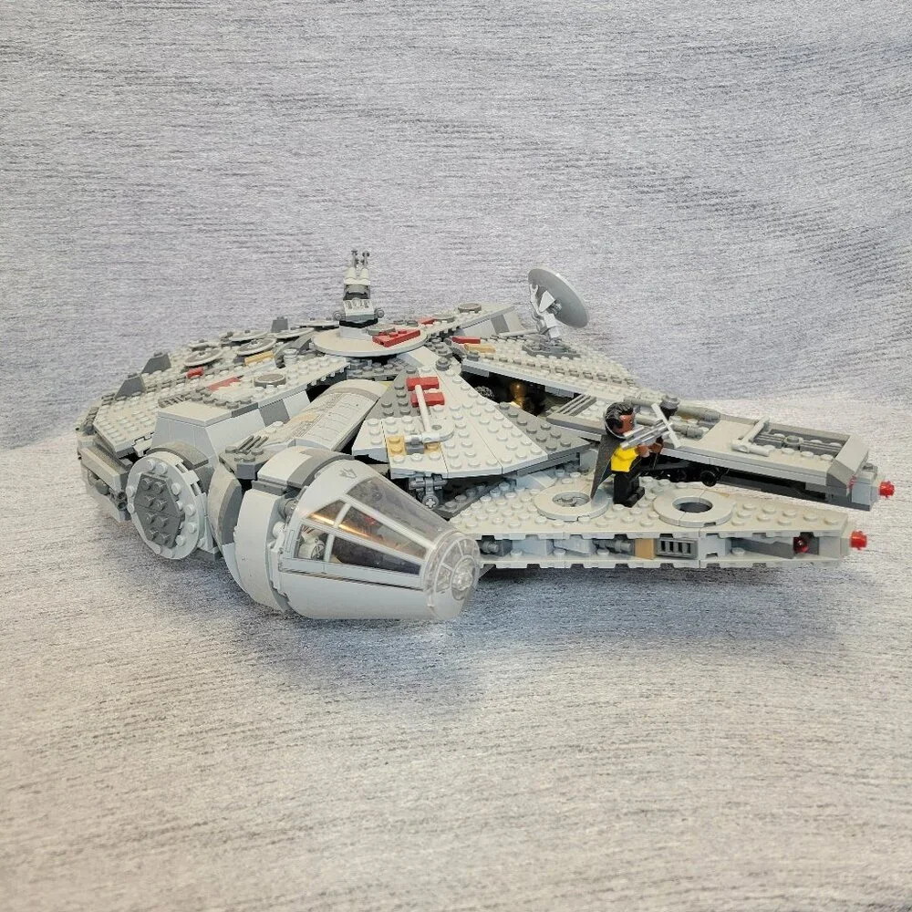 Lego Star Wars Millennium Falcon 75257